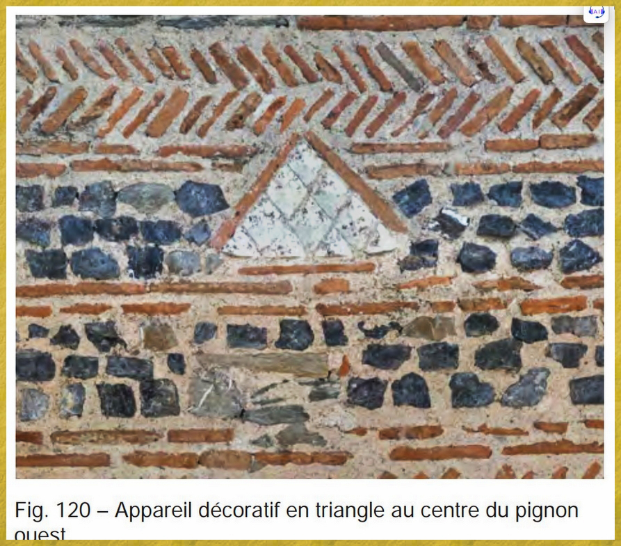 Triangle au centre du Pignon - Histoire de Savennieres Triangle au centre du Pignon -